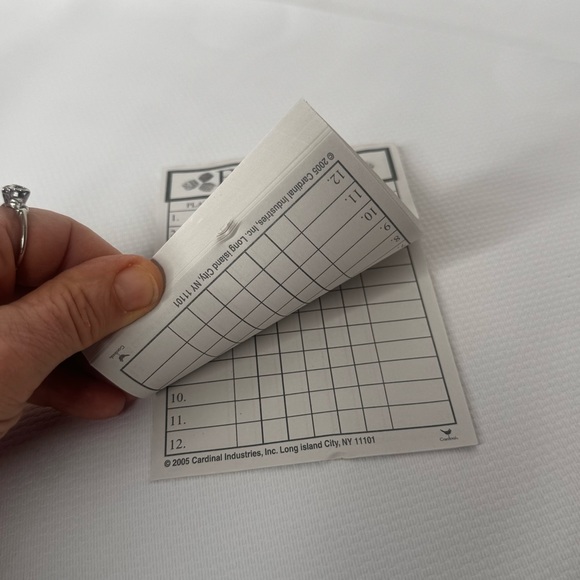 Bunco Deluxe  Dice Game  2-12 Players  Ages 7+ - Picture 5 of 5